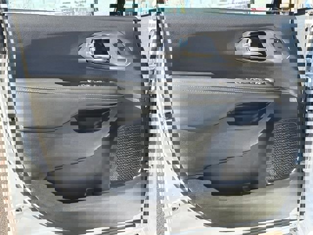 New 2026 Chrysler Pacifica Select image 17