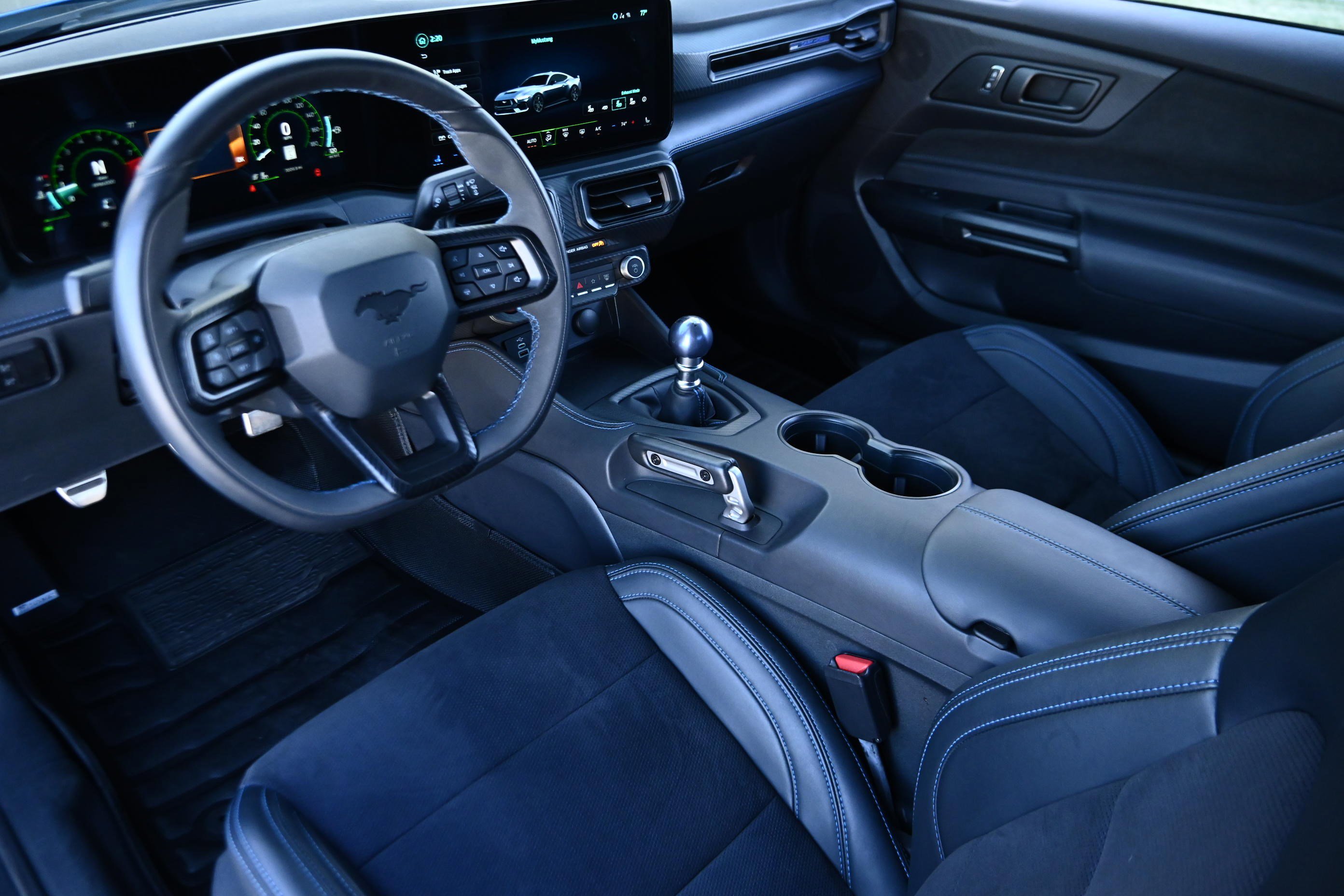 Used 2025 Ford Mustang Dark Horse image 12