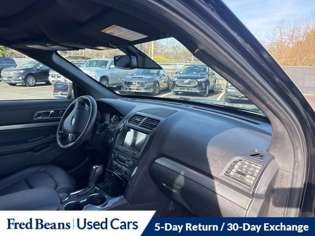 Certified 2018 Ford Explorer XLT w/ Equipment Group 202A AWD/4WD image 11