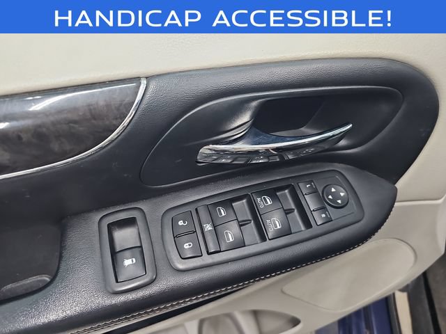 Used 2013 Chrysler Town & Country Touring FWD image 11
