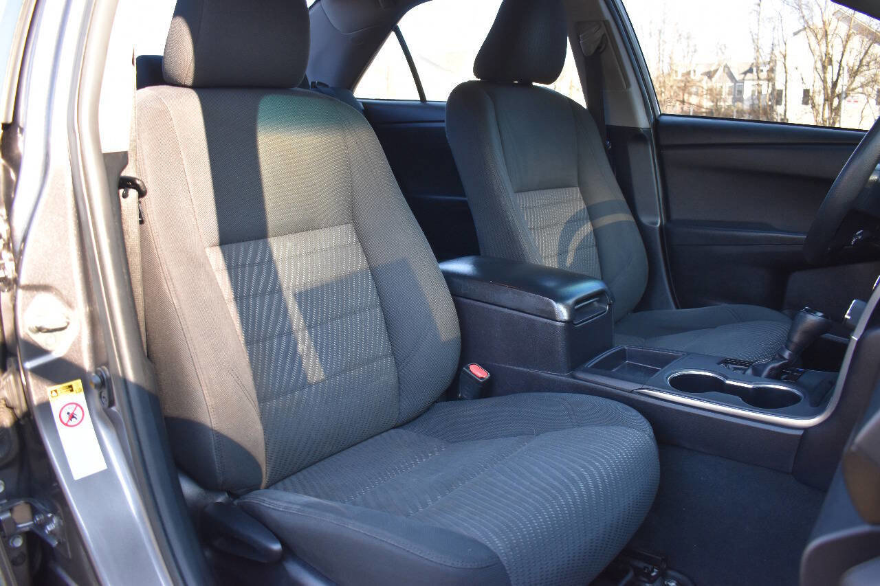 Used 2015 Toyota Camry LE FWD image 13