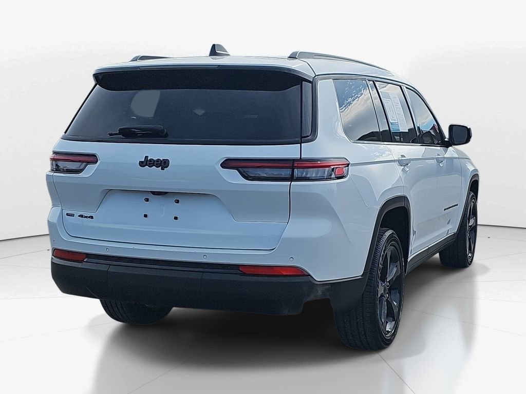 Used 2023 Jeep Grand Cherokee L Laredo image 5