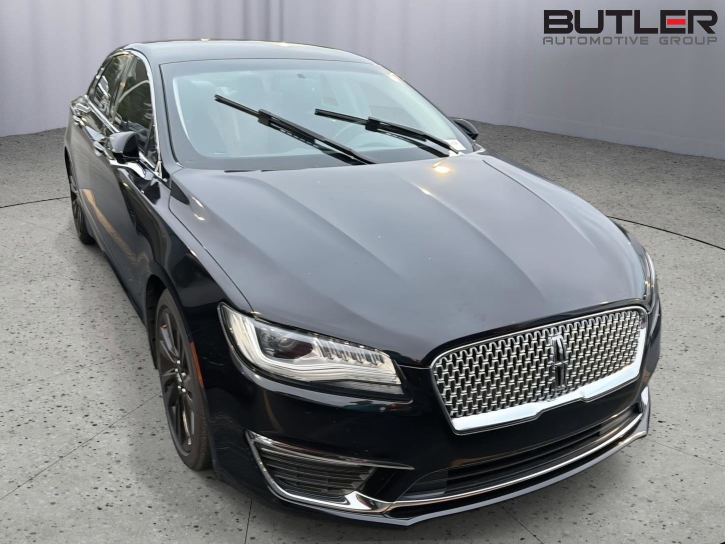 Used 2017 Lincoln MKZ Reserve FWD image 3