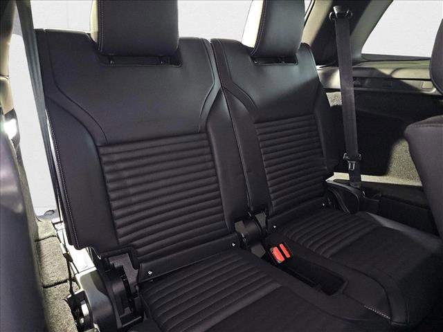 New 2025 Land Rover Discovery Dynamic SE AWD/4WD image 14