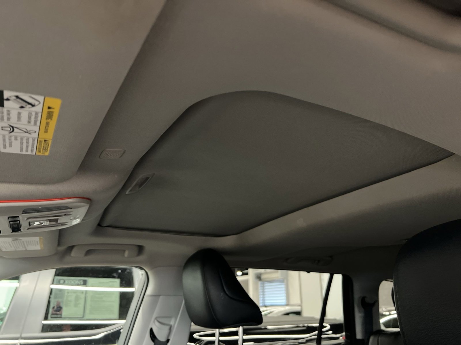 Used 2022 Toyota Highlander XLE image 19