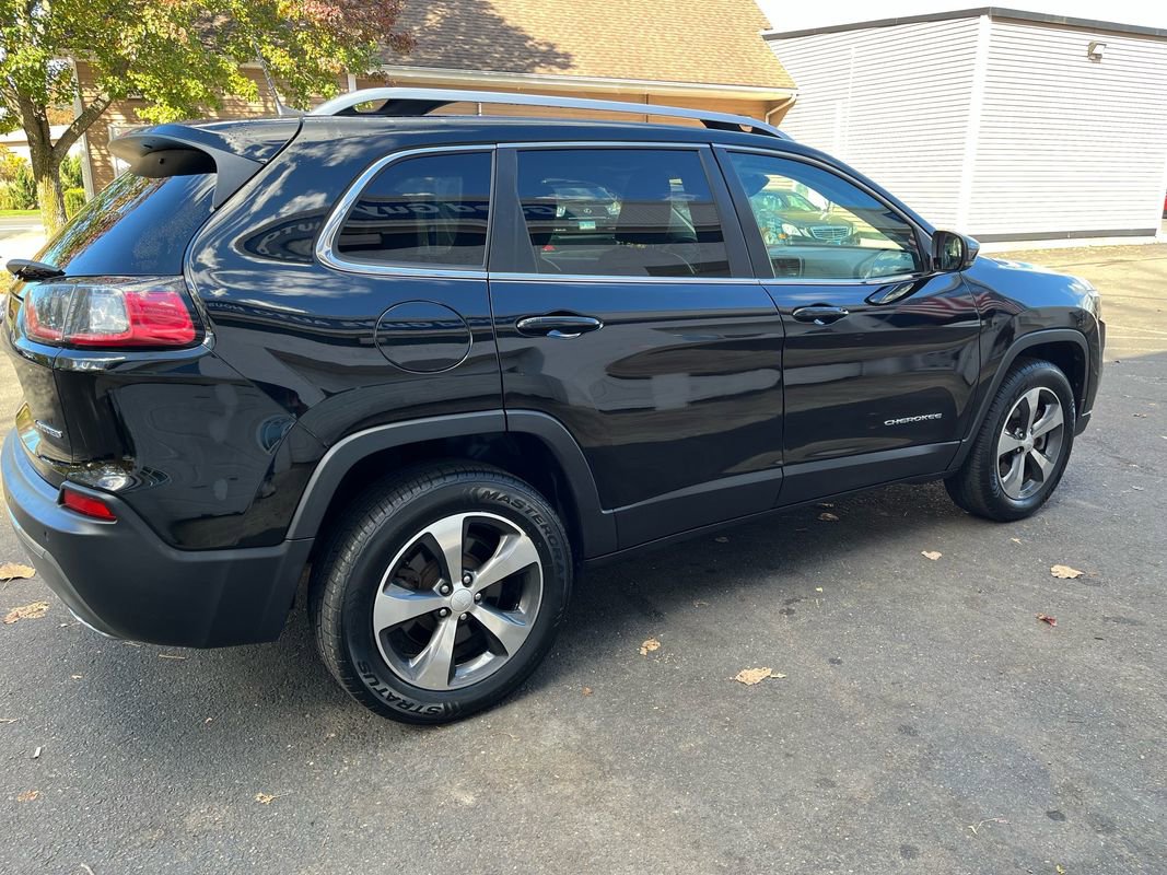 Used 2019 Jeep Cherokee Limited image 5