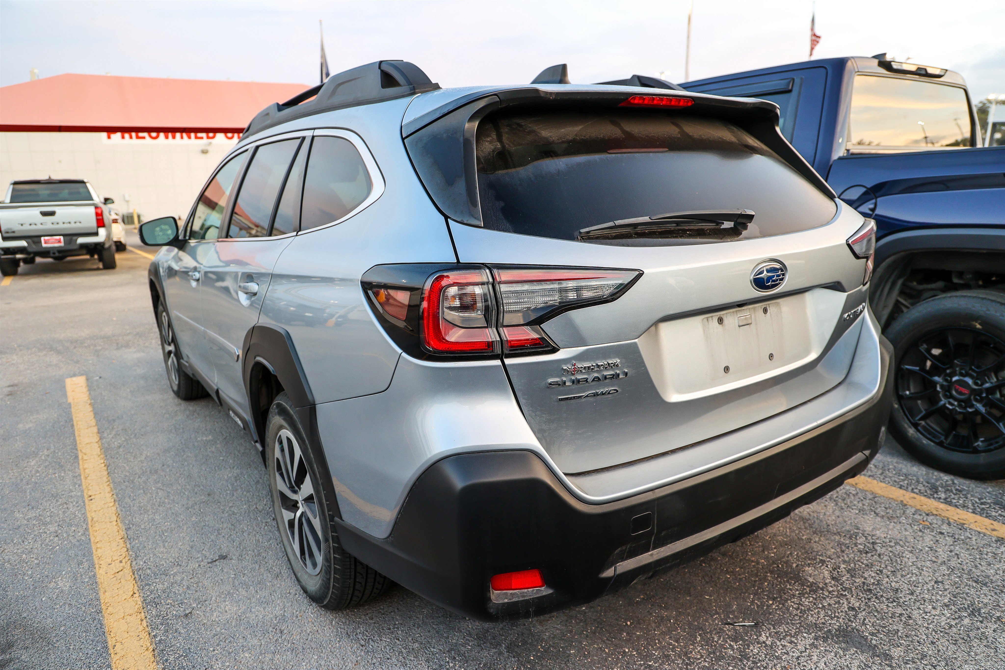 Used 2024 Subaru Outback Premium image 11