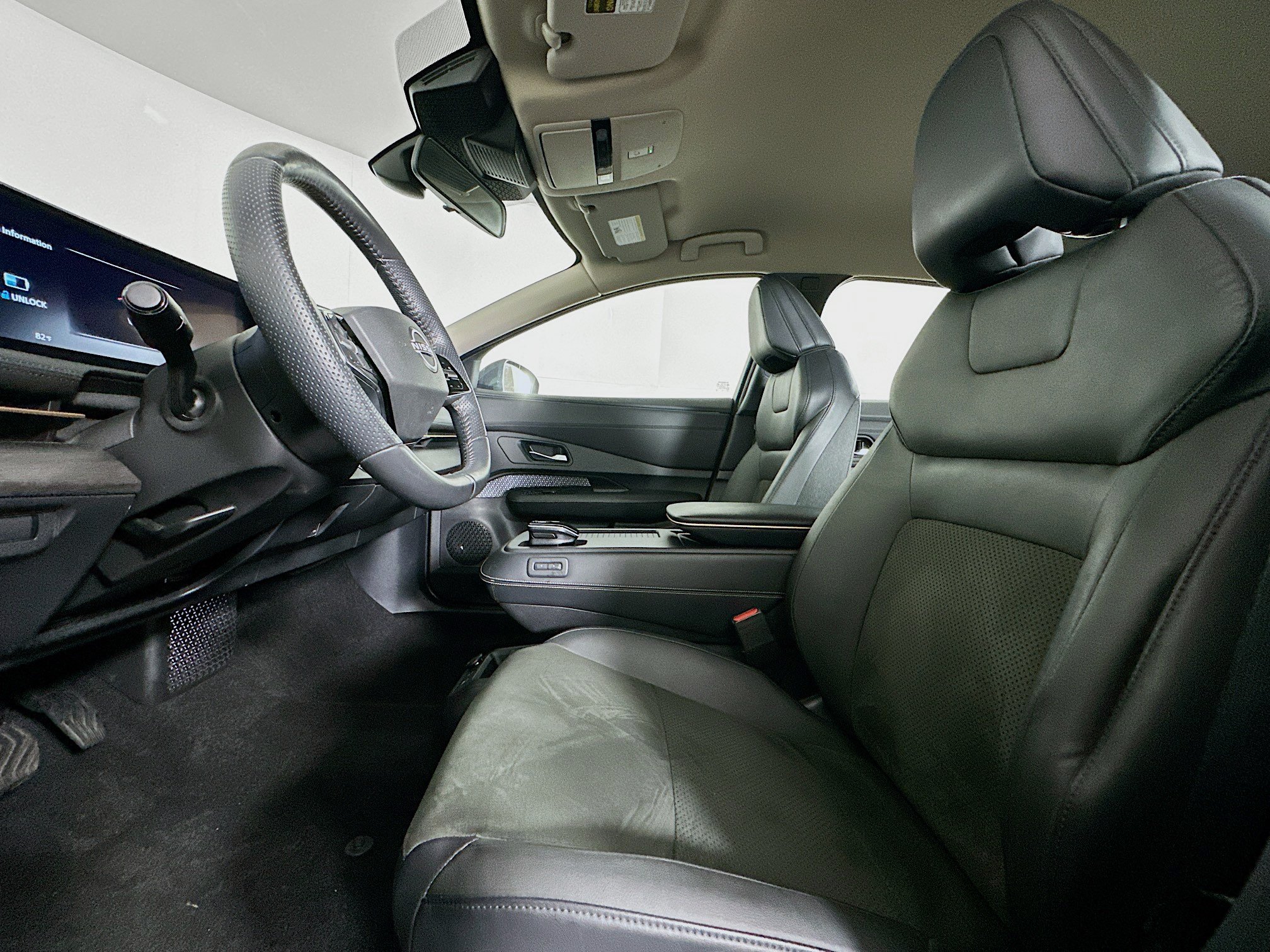Used 2024 Nissan Ariya AWD image 13