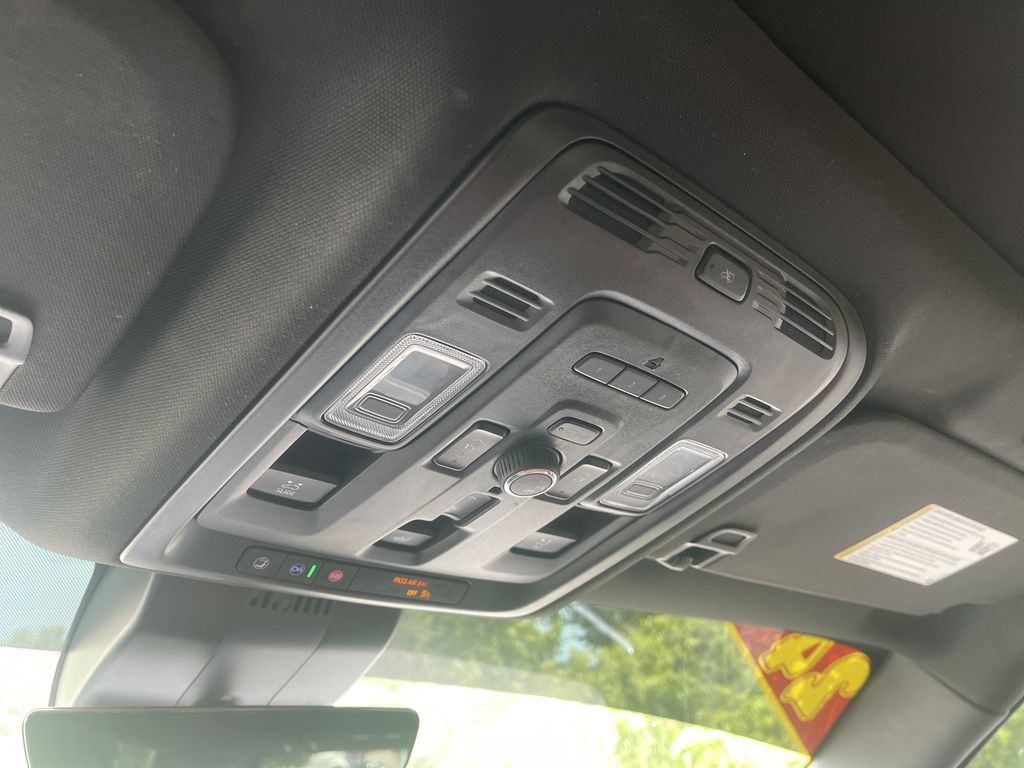 Used 2024 GMC Yukon Denali Ultimate AWD/4WD image 23