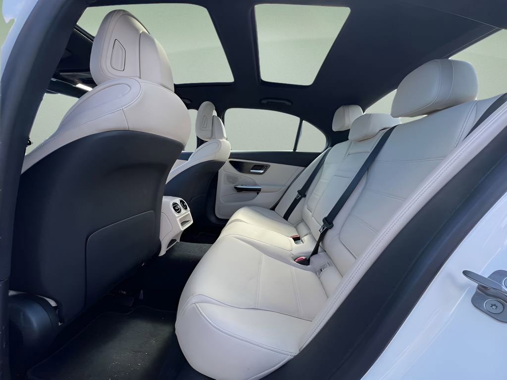 Used 2025 Mercedes-Benz C 300 4MATIC Sedan image 21