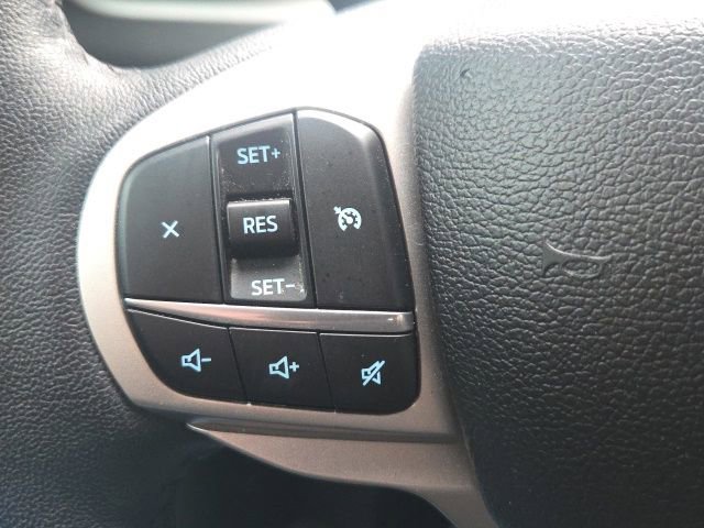 Used 2023 Ford Explorer XLT AWD/4WD image 37