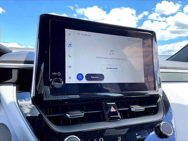 Used 2023 Toyota Corolla SE w/ SE Premium Package FWD image 19