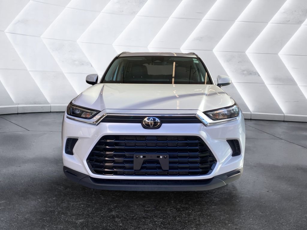 Used 2024 Toyota Grand Highlander XLE image 2