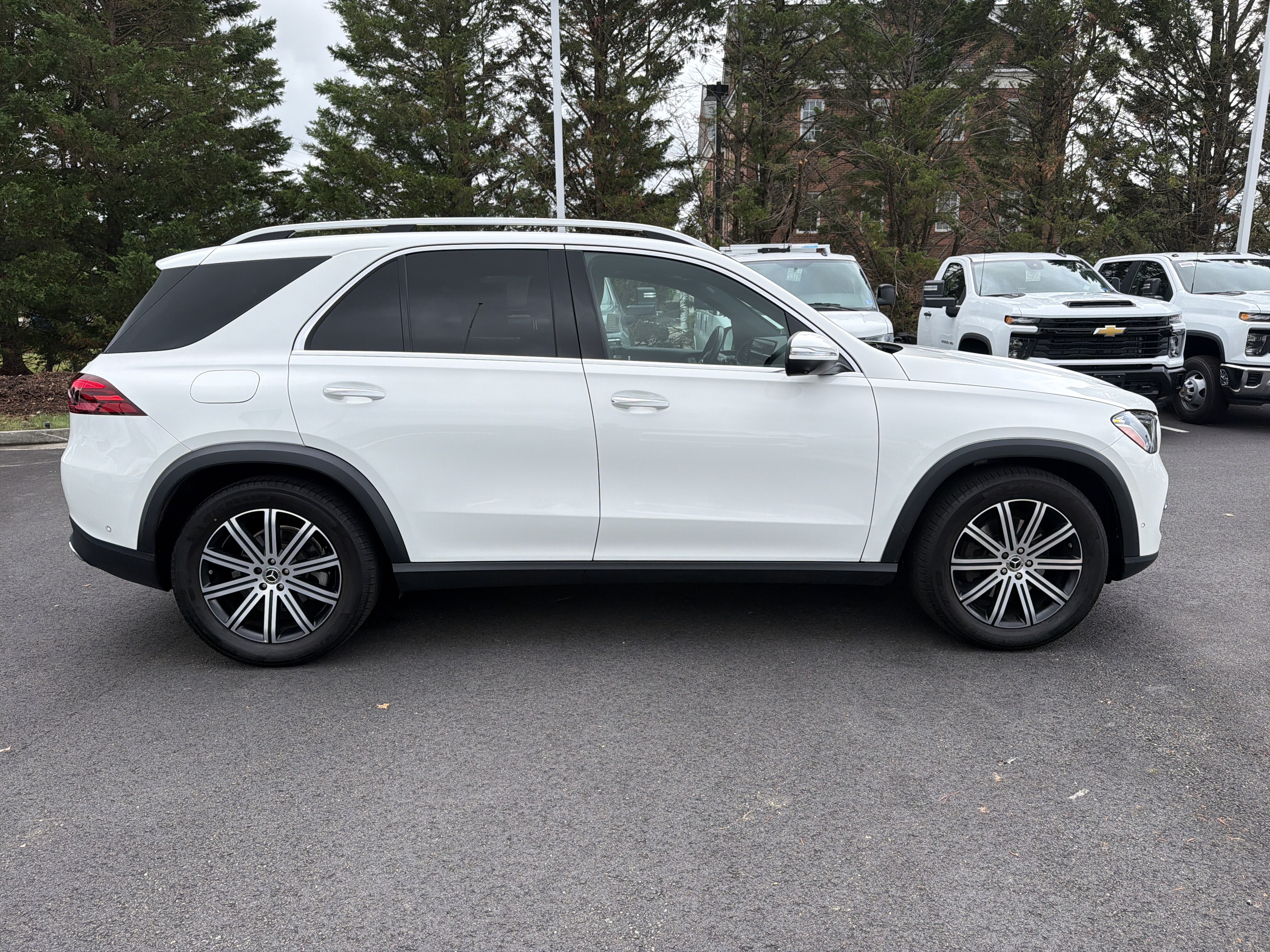 Used 2024 Mercedes-Benz GLE 350 4MATIC image 11