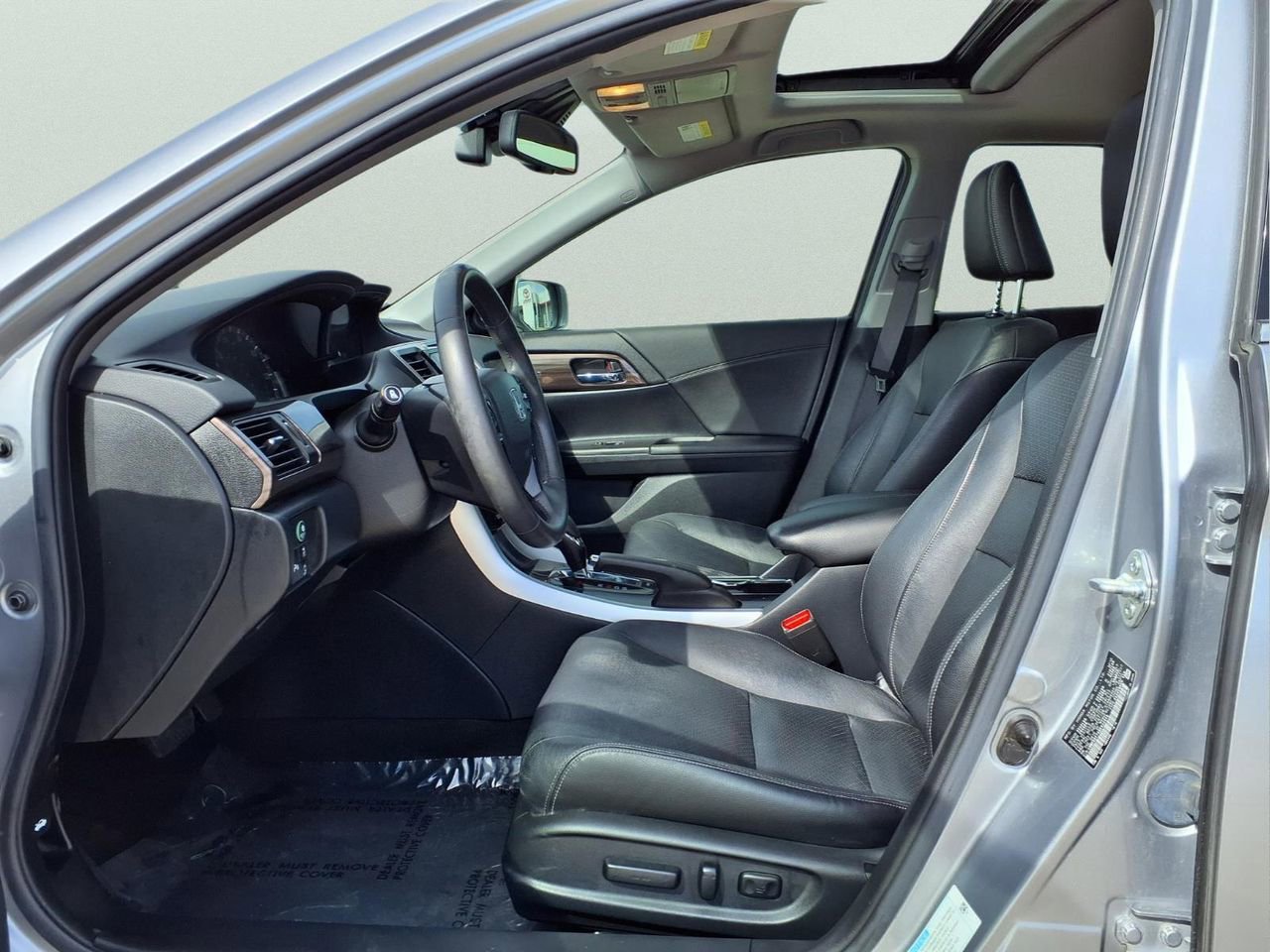 Used 2017 Honda Accord Touring image 15