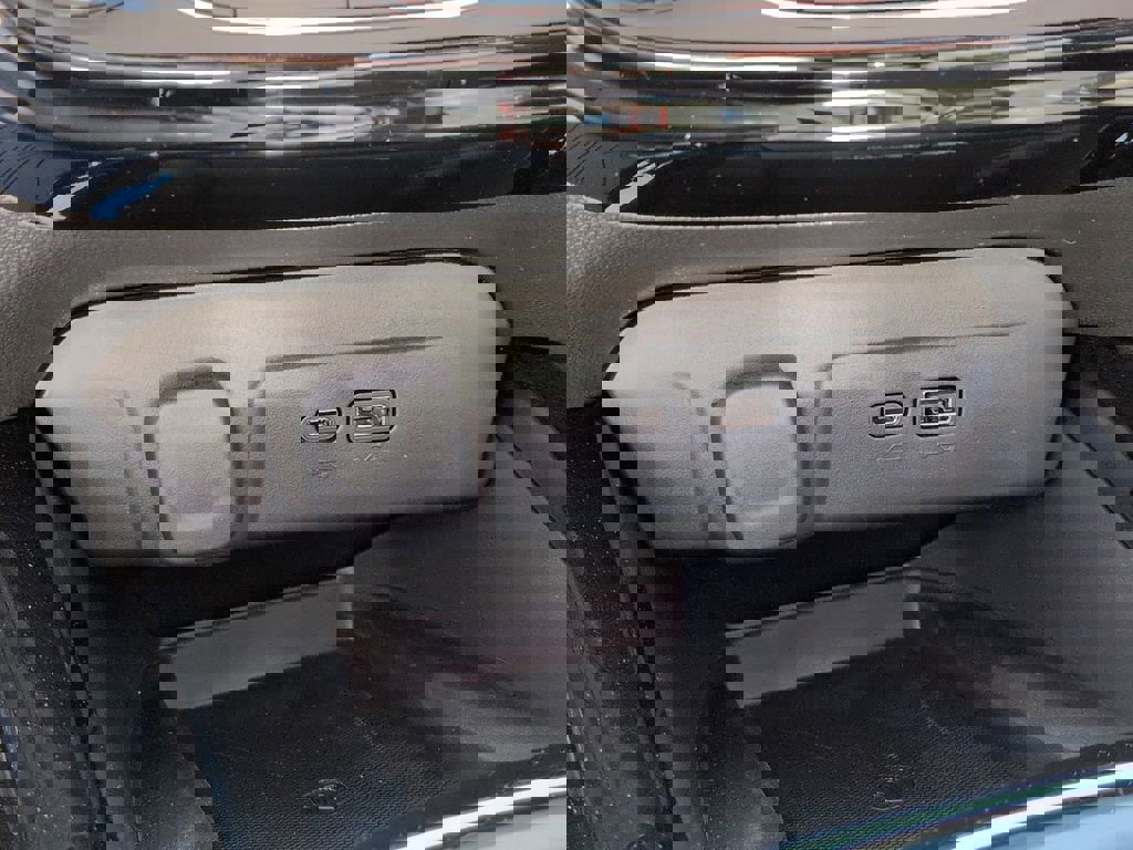 New 2026 Chevrolet Trax RS w/ Sunroof Package image 31