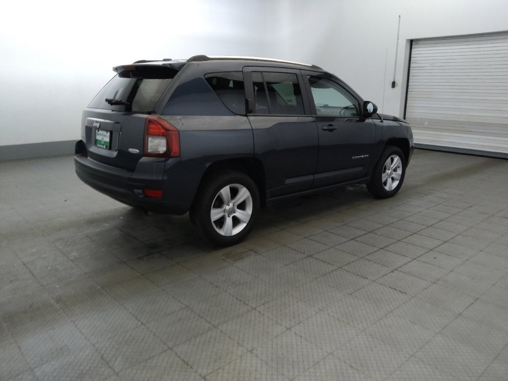 Used 2014 Jeep Compass Latitude w/ Sun/Sound Group AWD/4WD image 10