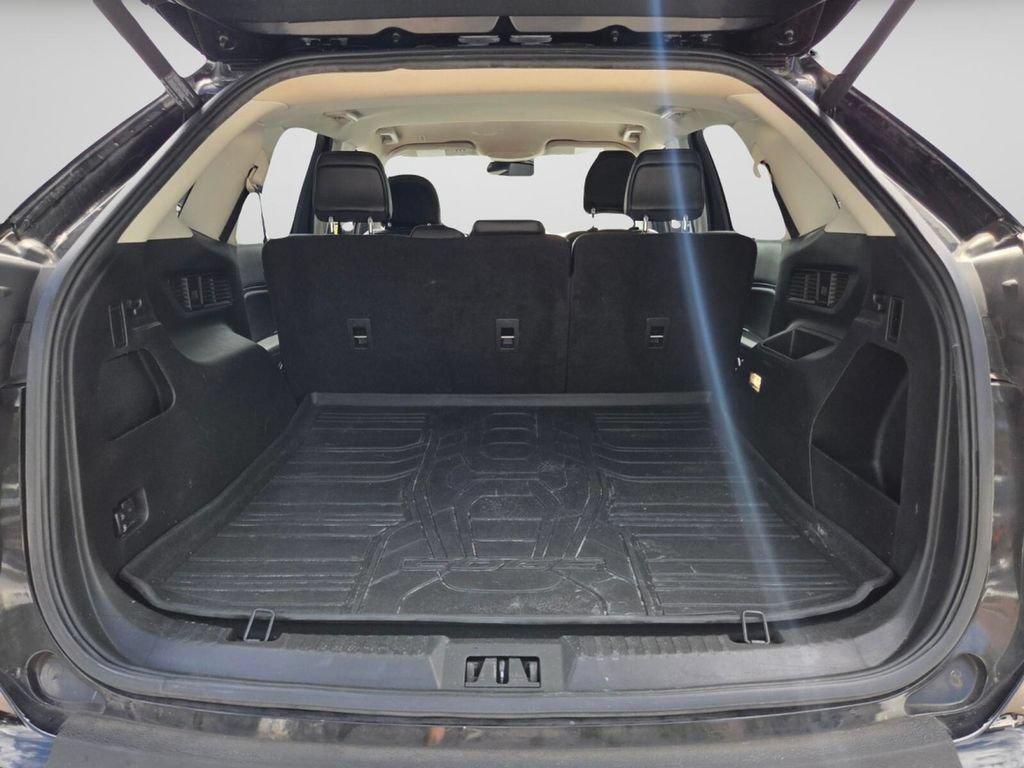 Used 2019 Ford Edge SEL w/ Equipment Group 201A FWD image 13