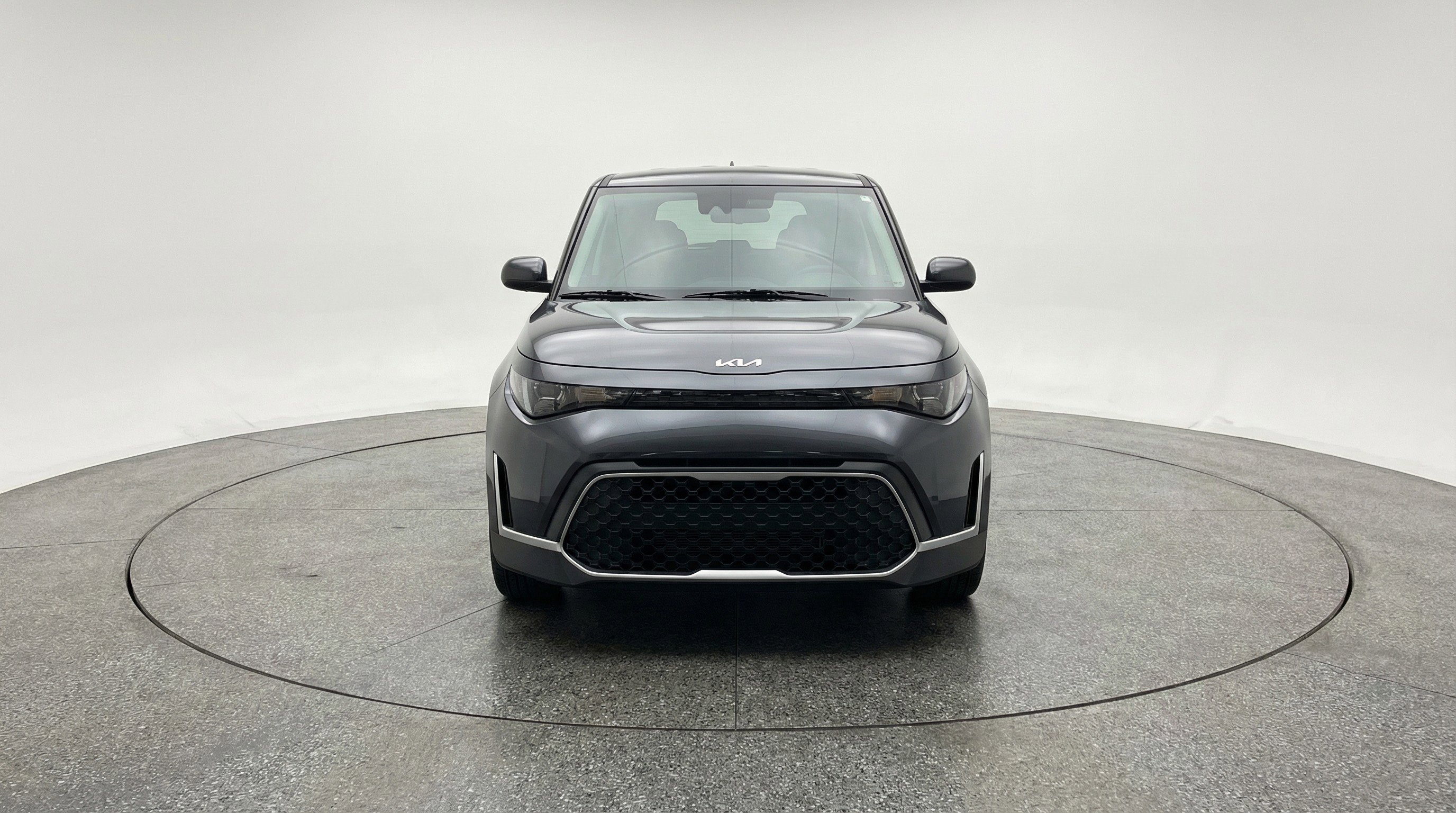 Used 2025 Kia Soul LX w/ LX Technology Package image 2