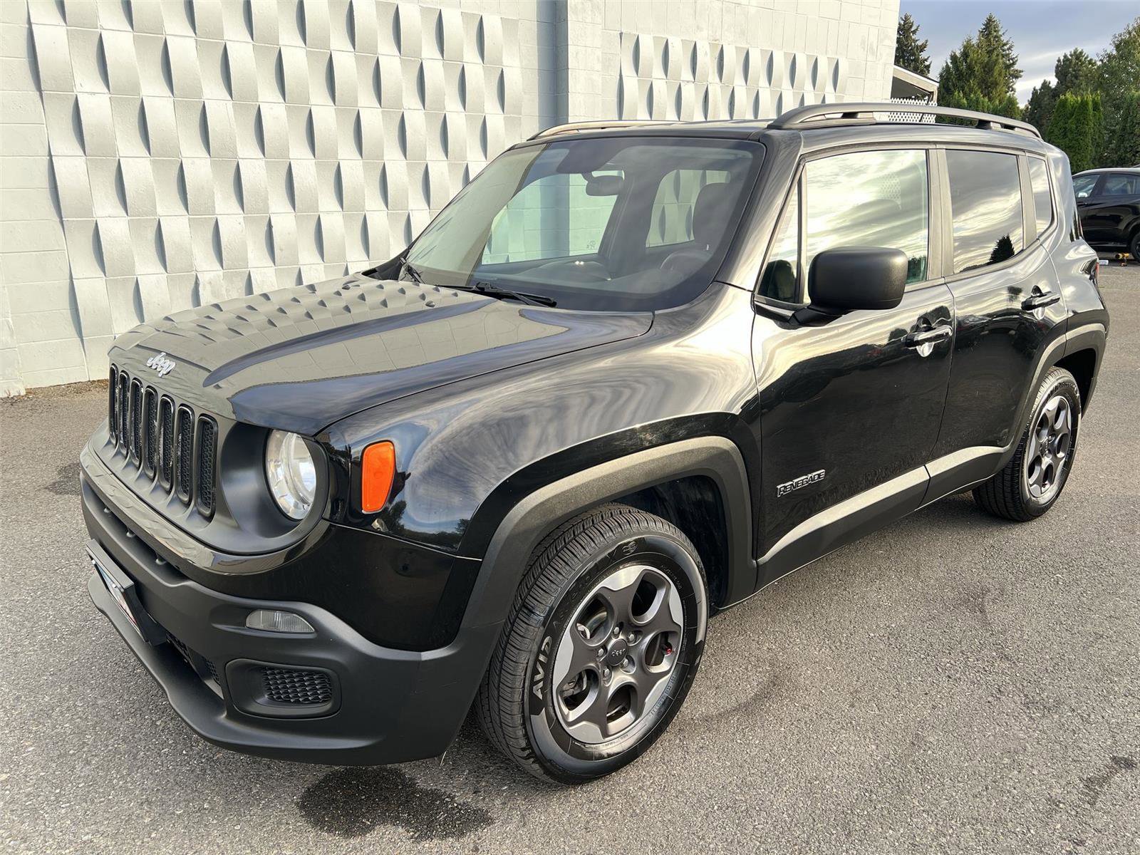 Used 2016 Jeep Renegade Sport w/ Power & Air Group image 2