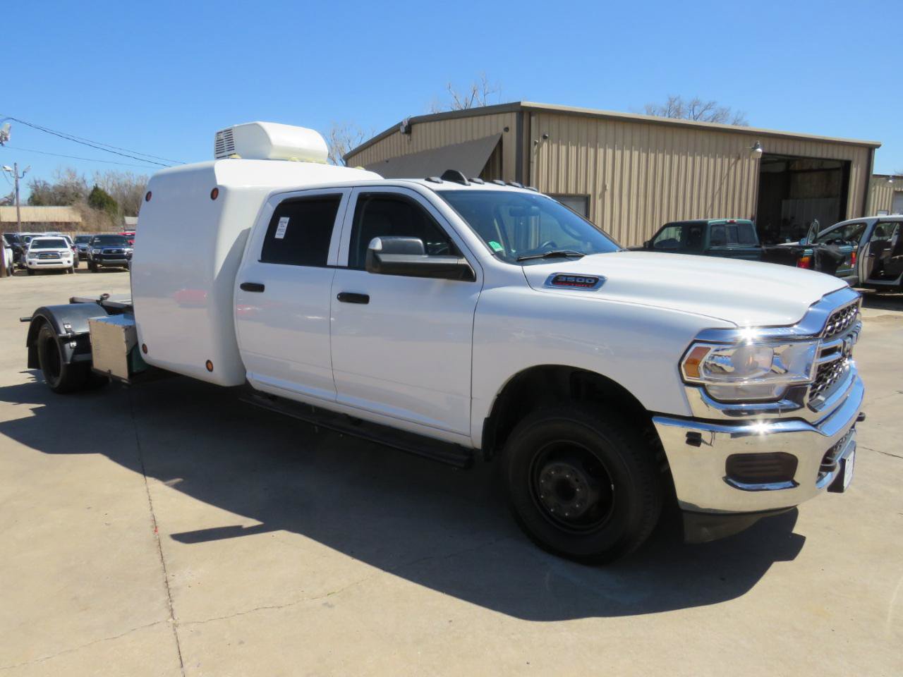 Used 2019 RAM 3500 Tradesman w/ Chrome Appearance Group AWD/4WD image 4