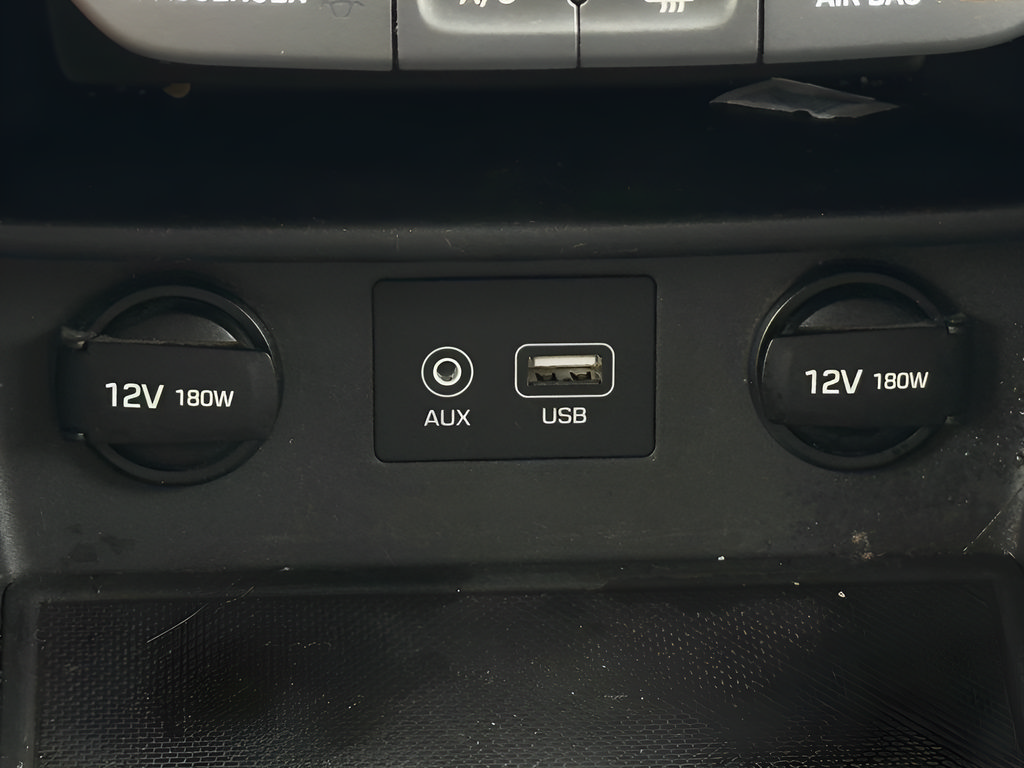 Used 2018 Hyundai Kona SEL FWD image 28