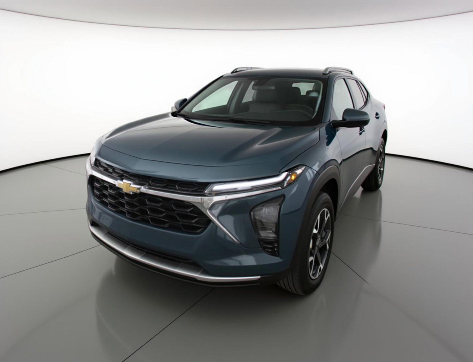 Used 2025 Chevrolet Trax LT FWD image 3