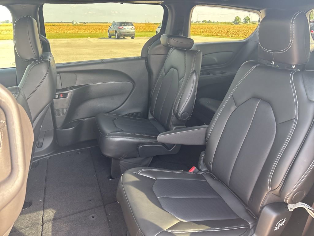 New 2026 Chrysler Pacifica Select image 13