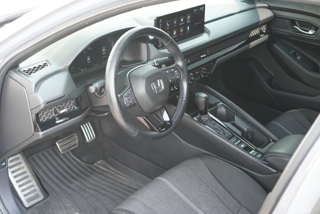 Used 2023 Honda Accord Sport image 11