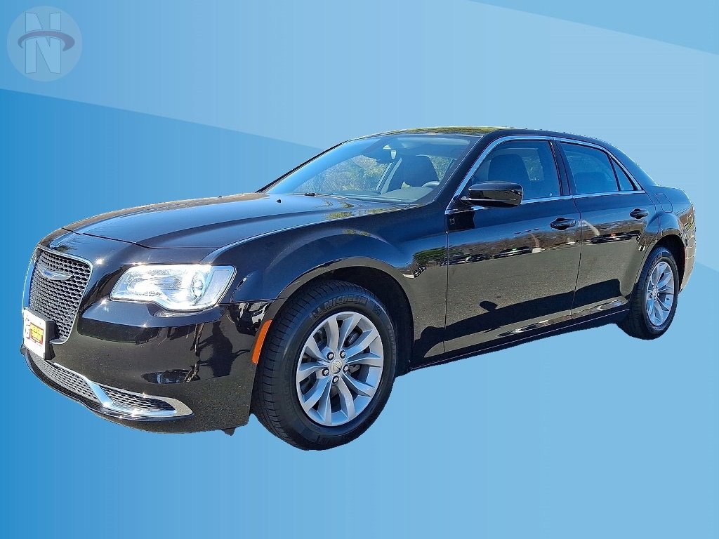 Used 2023 Chrysler 300 Touring image 10