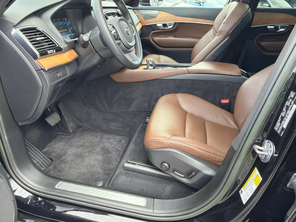 Used 2023 Volvo XC90 B6 Plus AWD/4WD image 9