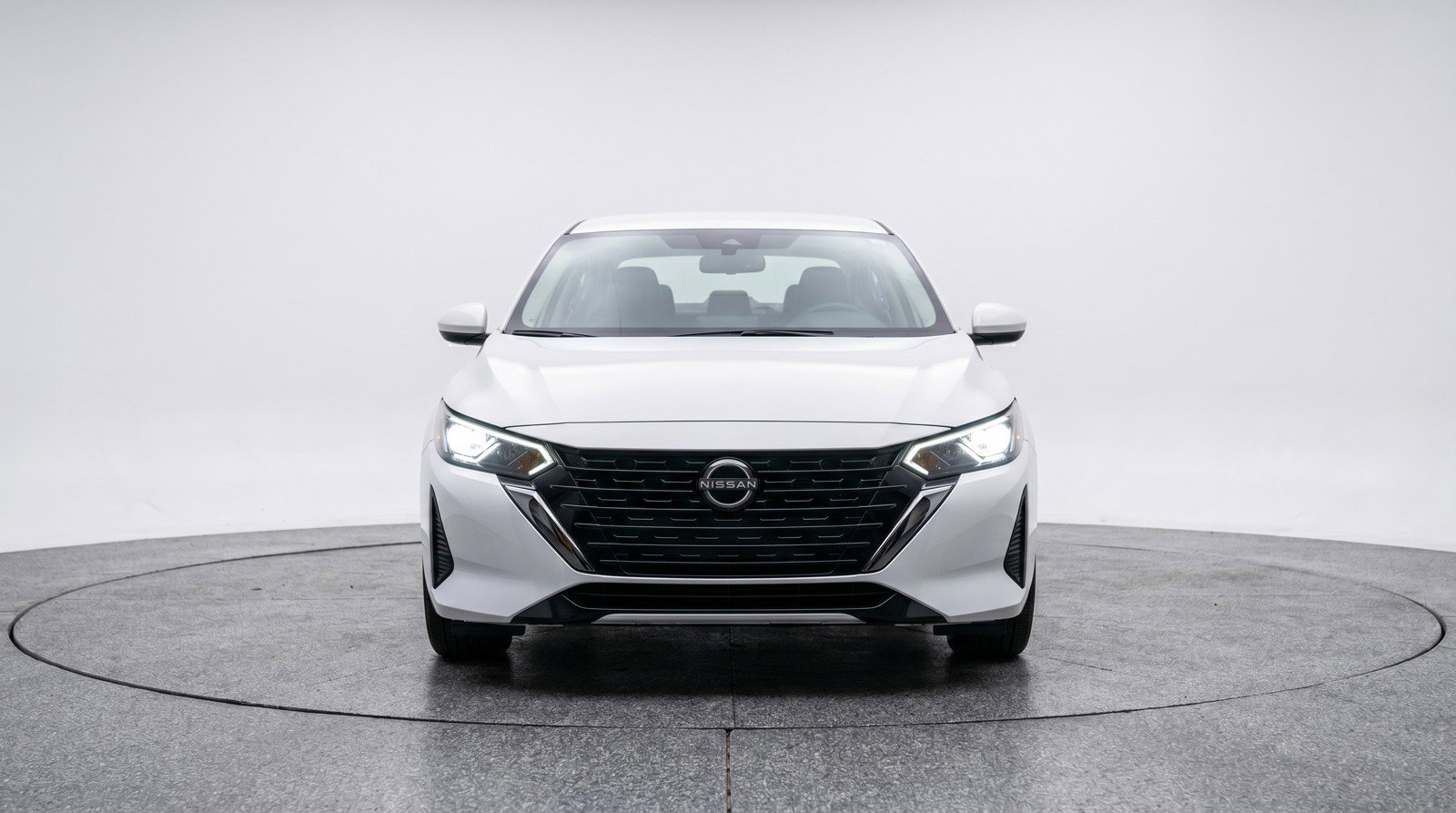 Used 2025 Nissan Sentra SV FWD image 2