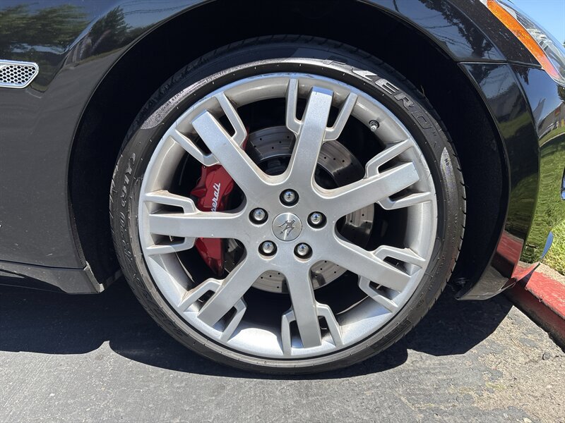 Used 2016 Maserati GranTurismo Convertible RWD image 15