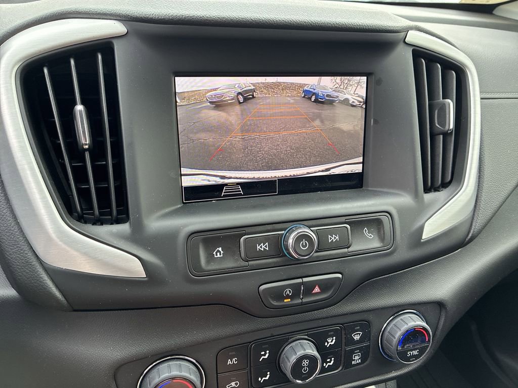 Used 2024 GMC Terrain SLE w/ Driver Convenience Package FWD image 16