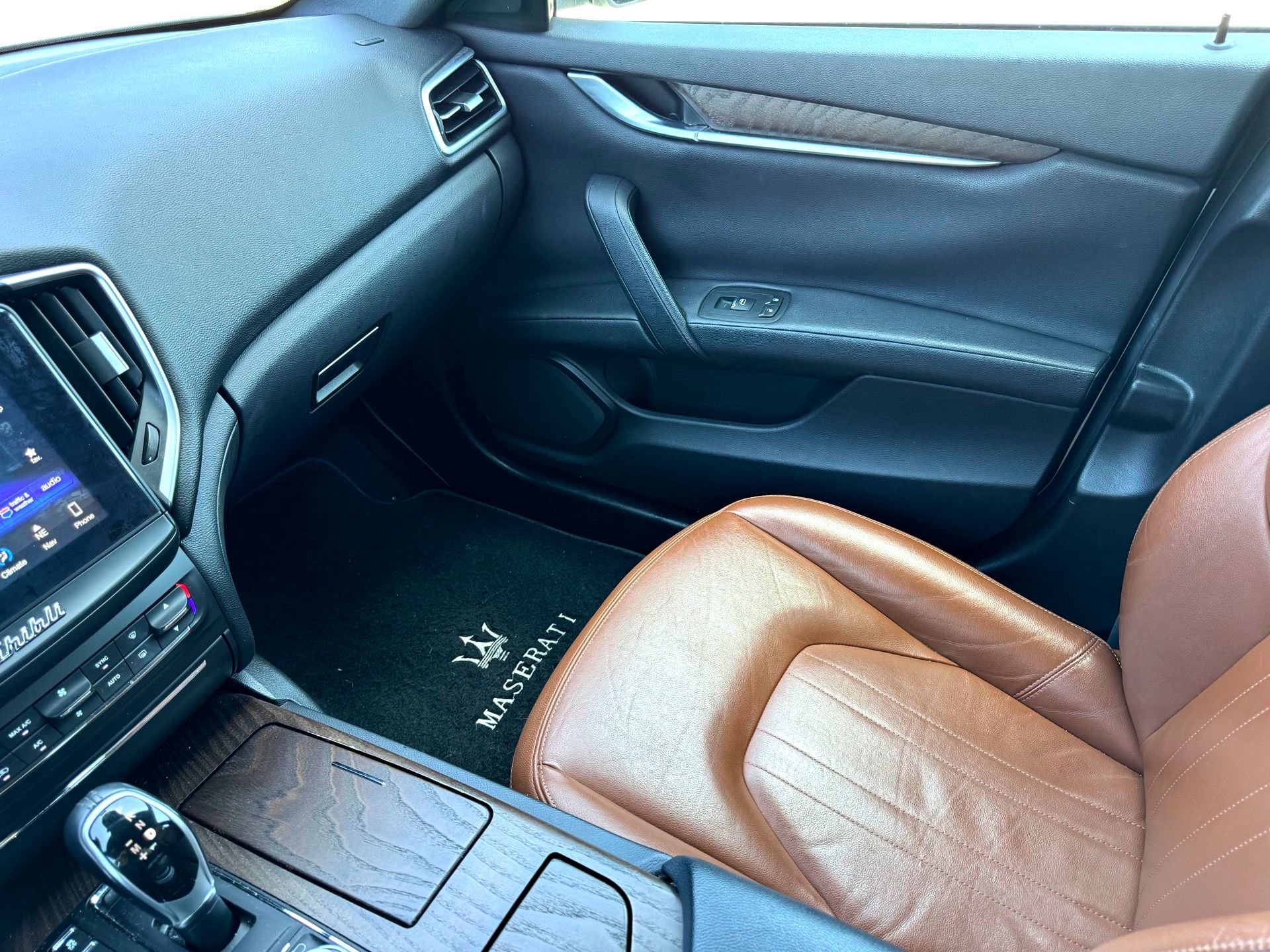 Used 2017 Maserati Ghibli image 38