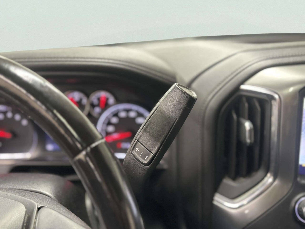 Used 2019 Chevrolet Silverado 1500 LTZ w/ LTZ Premium Package AWD/4WD image 44