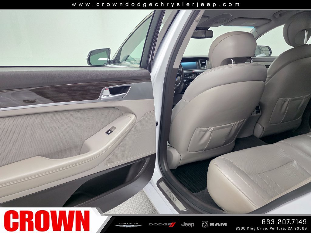 Used 2016 Hyundai Genesis 3.8 RWD image 19