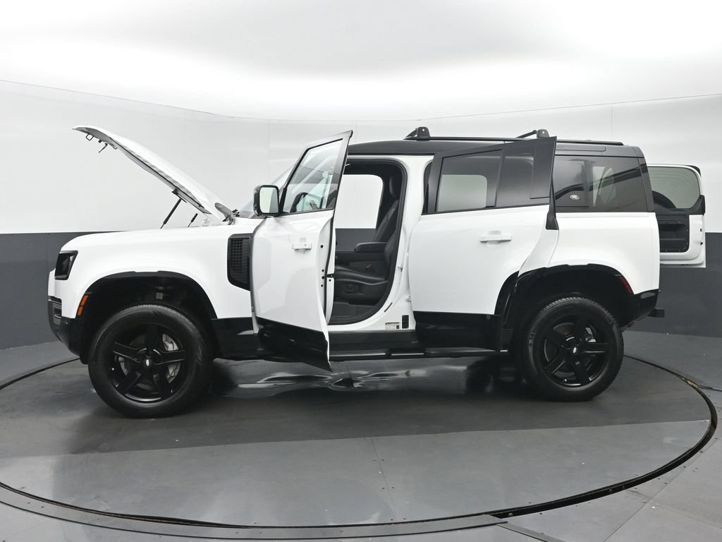 Used 2023 Land Rover Defender 110 X-Dynamic SE AWD/4WD image 41