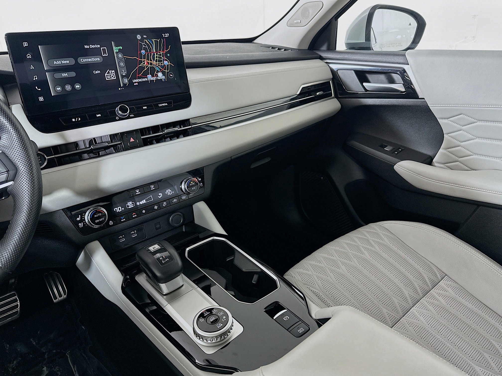 Used 2025 Mitsubishi Outlander SEL image 24