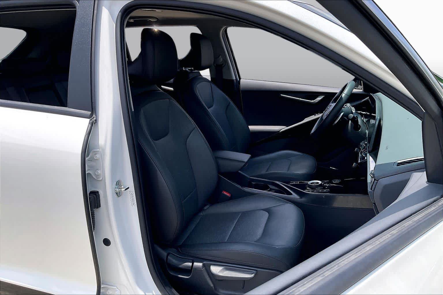 Used 2024 Kia Niro EX FWD image 8