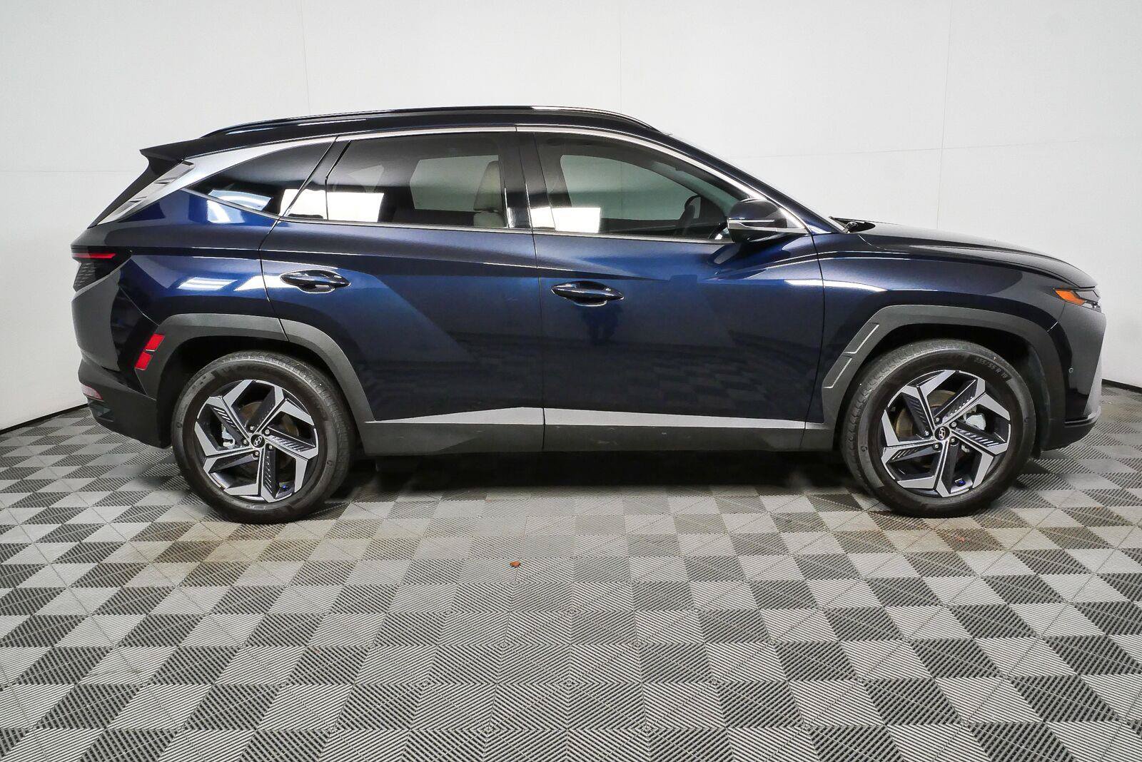 Used 2024 Hyundai Tucson Limited AWD/4WD image 8