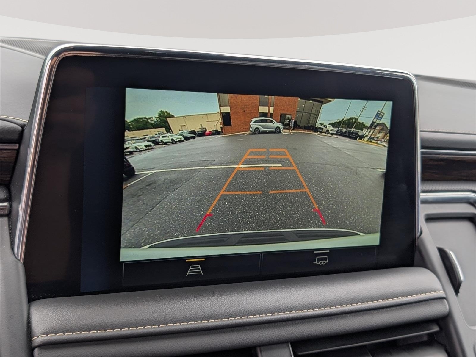 Used 2024 Chevrolet Suburban Premier RWD image 33