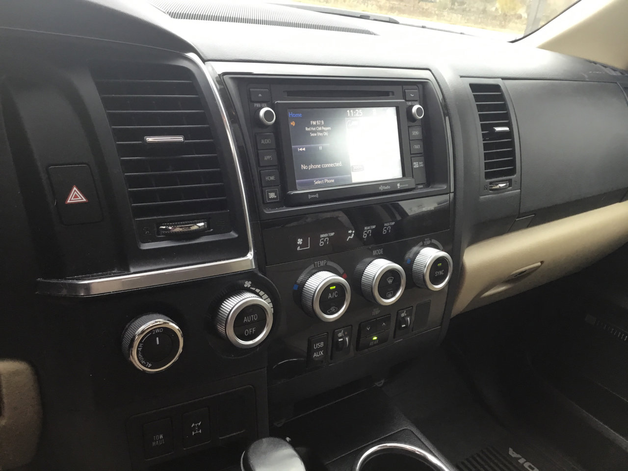 Used 2019 Toyota Sequoia Limited w/ Safety & Convenience Package image 20