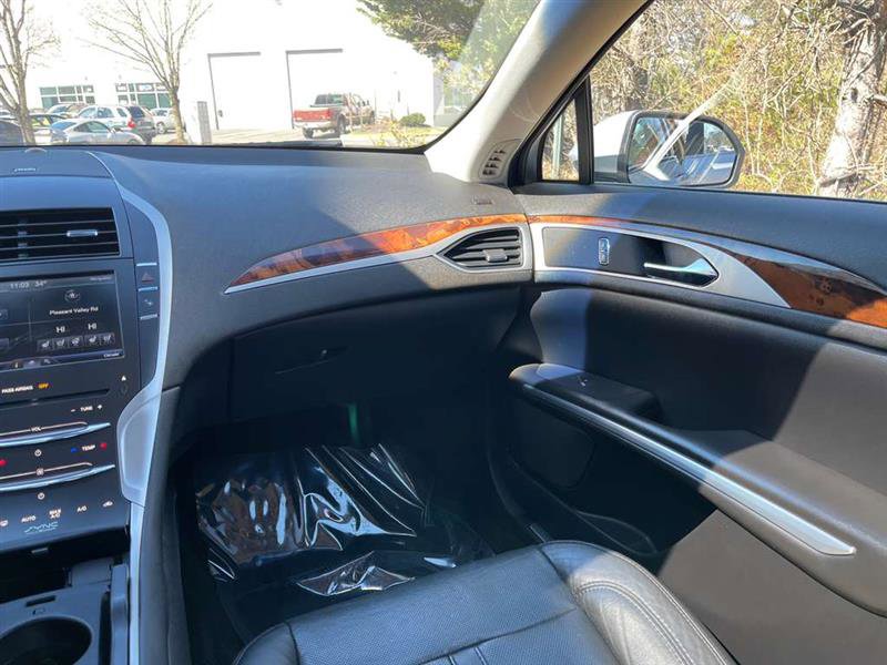 Used 2013 Lincoln MKZ image 11