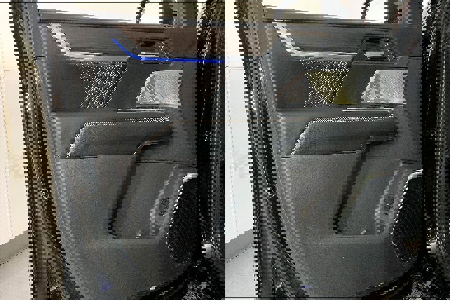 Used 2024 GMC Acadia Denali w/ Super Cruise Package image 25