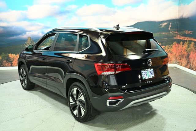 Used 2024 Volkswagen Taos SE image 6