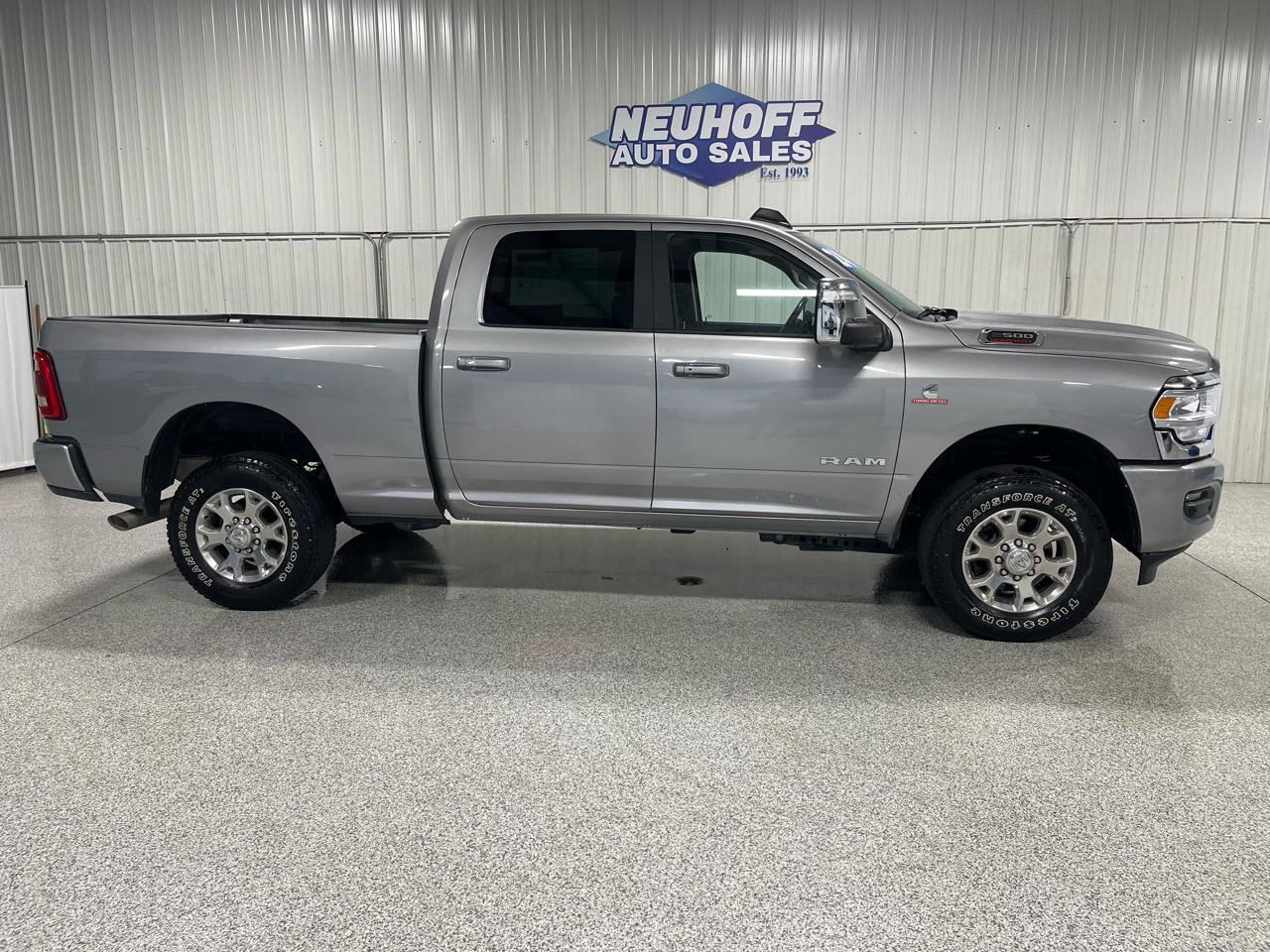 Used 2024 RAM 2500 Laramie AWD/4WD image 1