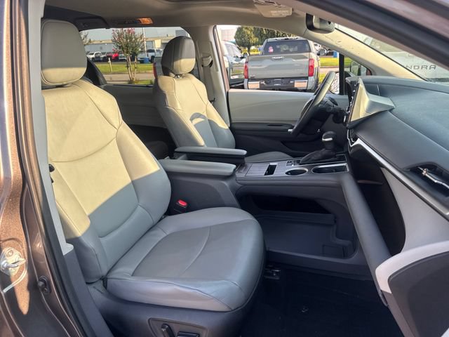 Used 2022 Toyota Sienna XLE FWD image 11