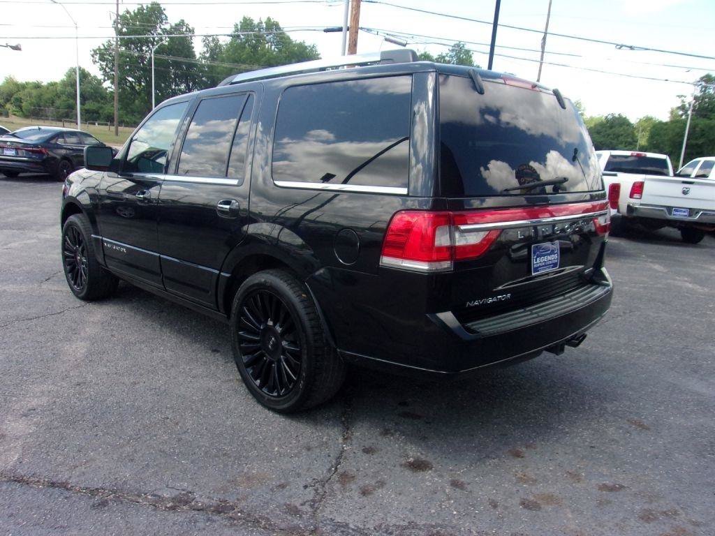 Used 2015 Lincoln Navigator 2WD image 8