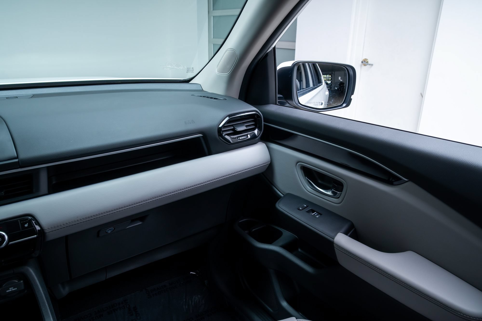 Used 2025 Honda Pilot EX-L image 11